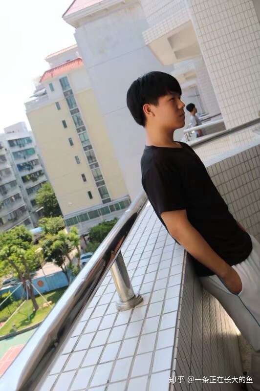 170和150站在一起图片,150与170情侣图 男生170体重150大概啥样的?