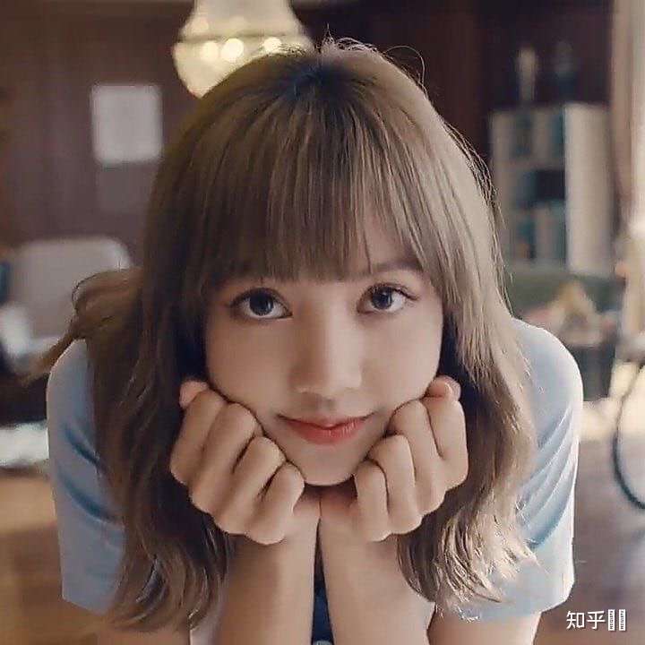 请问你们男生都觉得lisa丑吗?我不信?