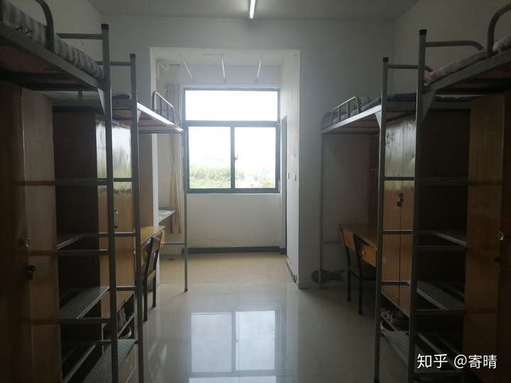 郑州师范学院 洛阳师范学院 信阳师范学院三个学校的宿舍如何?