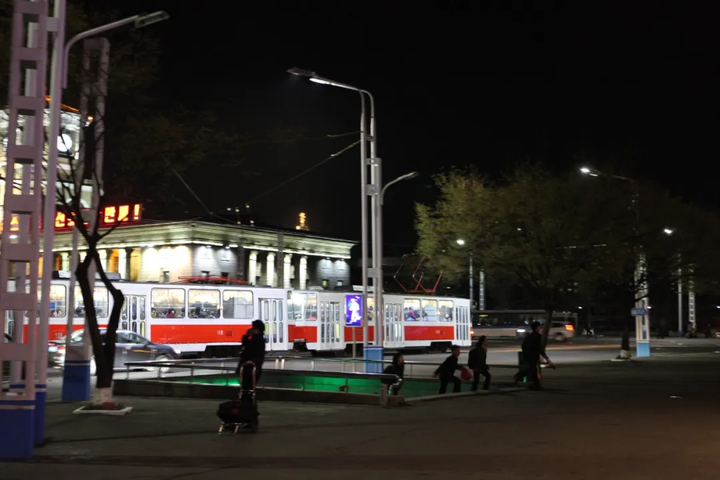 夜游朝鲜平壤，遭遇朝鲜人民军盘问