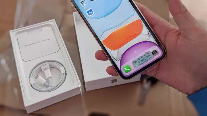 苹果11原装充电器线是快充线吗?