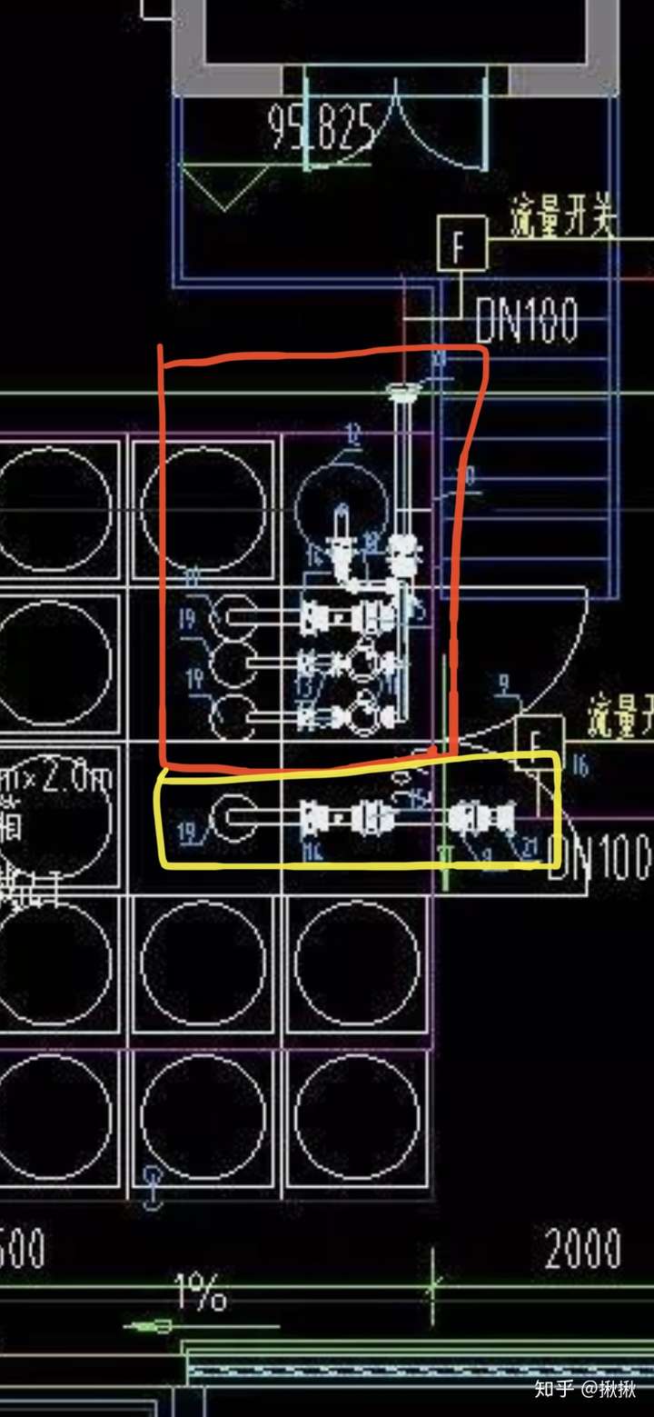 请问这个顶楼消防水箱的稳压泵大概是在什么位置?我是