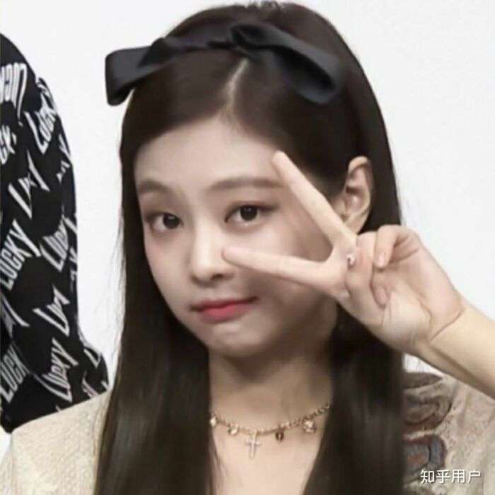 求blackpink金智妮(jennie)的美图?(可做头像的内种)?