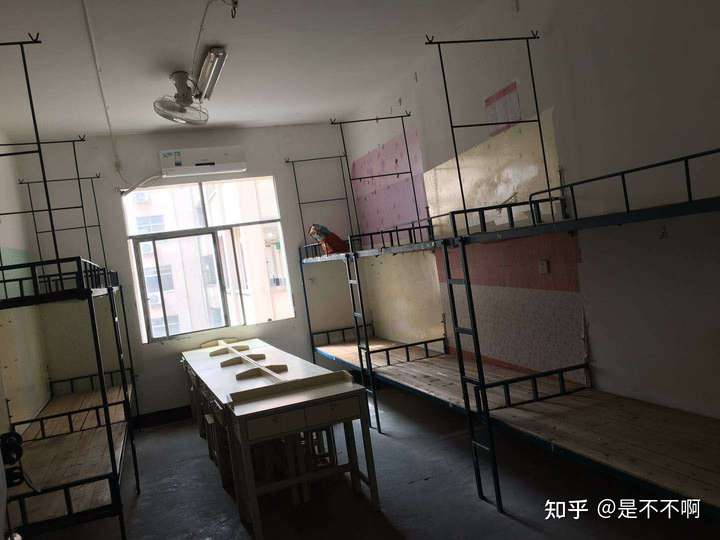 湖南师范大学的宿舍条件如何?校区内有哪些生活设施?