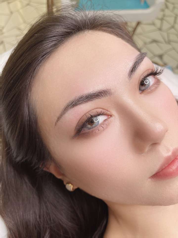 脸圆的女生修什么样的眉好看?