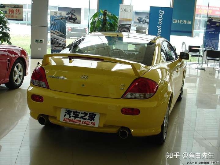 进口的韩国现代酷派,车标下面不是写着coupe呢,一个两门四座的硬顶
