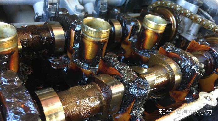 发黑油泥为何你的机油这么快变质