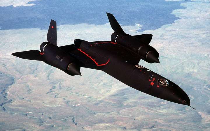 如何评价sr-71"黑鸟"高空高速战略侦察机?