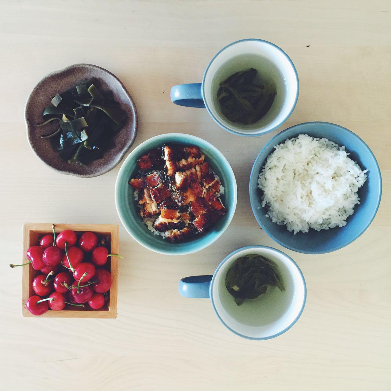 那些早上起来做饭、跑步、冲澡后去上班的人都