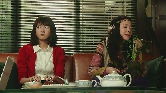 日剧<em>legal high</em>中<em>女主角</em>新垣结衣穿的西装和职