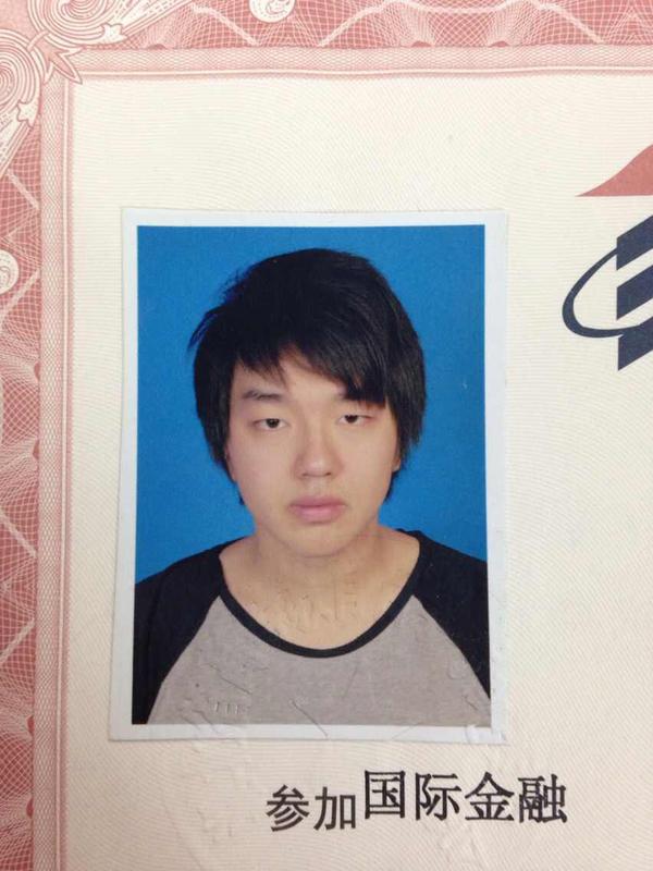 给张证件照.