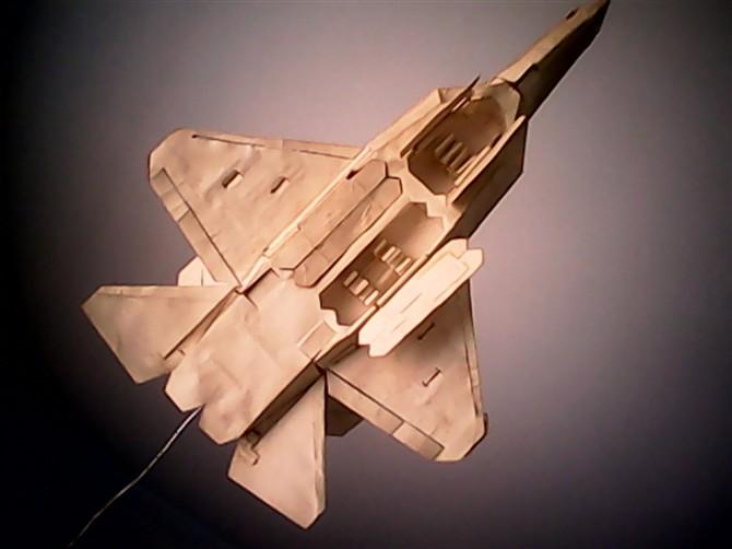 怎样叠的纸飞机飞的时间久? - 知乎