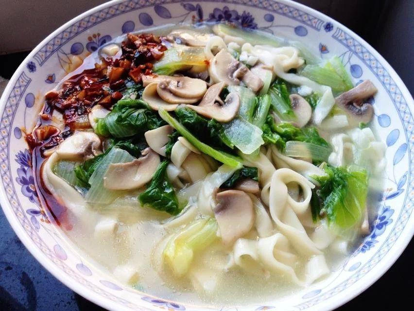 蘑菇烩面