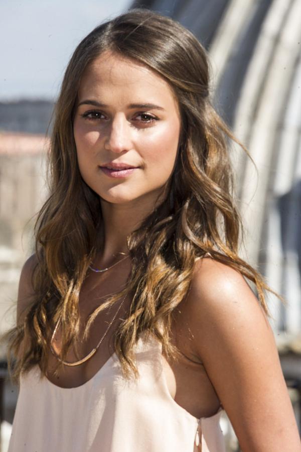 国宝级演员----艾莉西亚维坎德(alicia vikander) 她凭借在丹麦女孩中