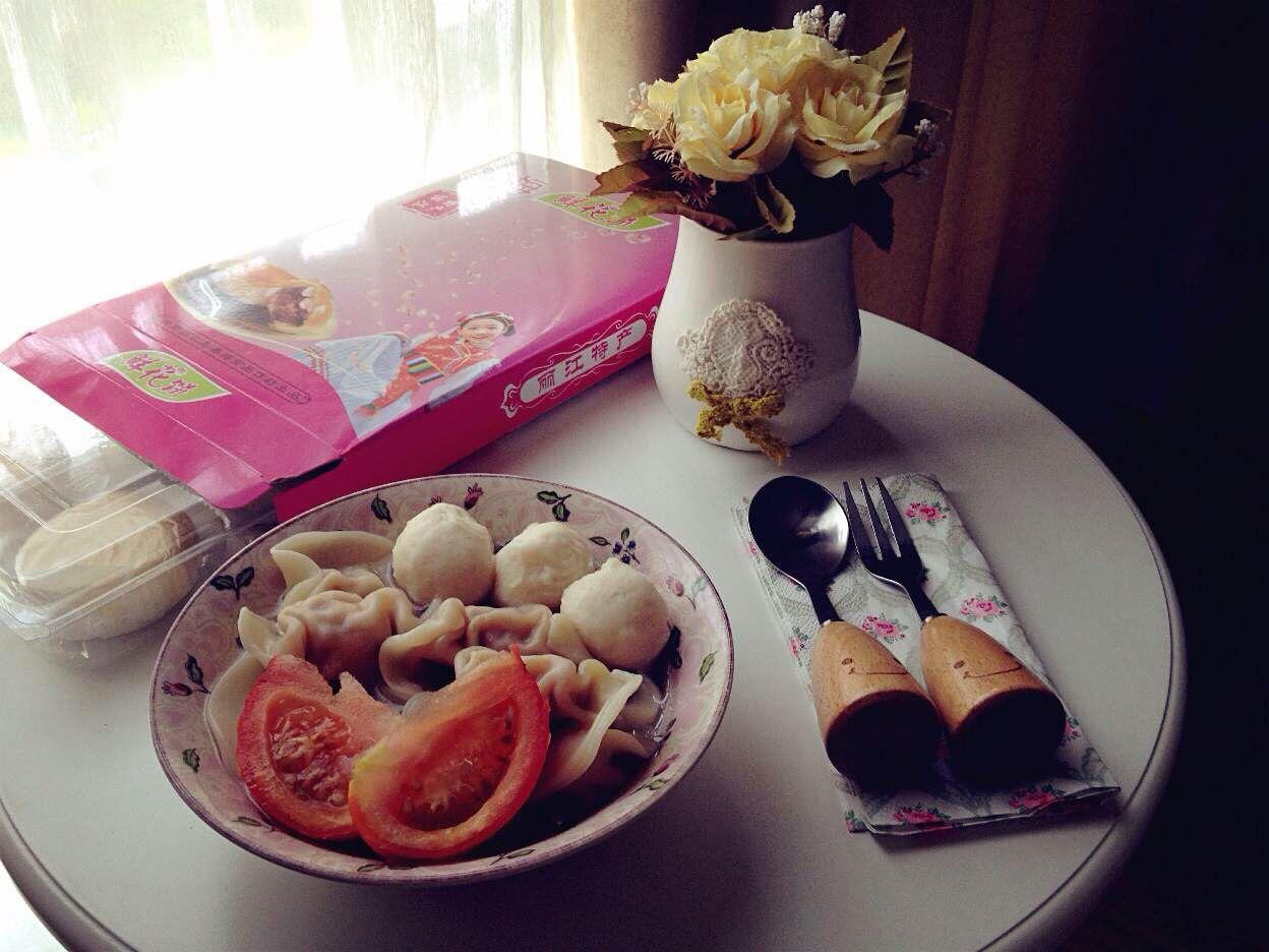 怎么今天这么安静?都看电影去了,还是搓麻将去了?