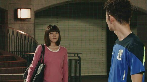 日剧<em>legal high</em>中<em>女主角</em>新垣结衣穿的西装和职