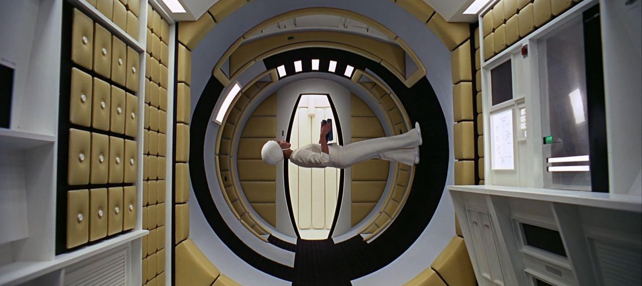 有哪些可称得上教科书式构图的影视画面? - m