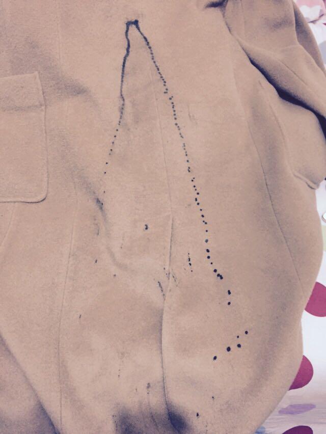 <em>羊毛</em>大衣染上墨水<em>怎么洗</em> 急求 妹子都急哭了?