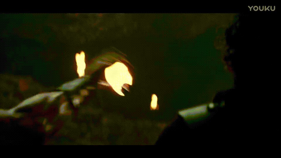 宙斯之子赫拉克勒斯(道恩·强森 dwayne johnson 饰)自幼饱尝人世间