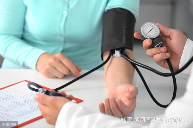 气压表式血压计,又称为无液血压计,虽然它的体积较小,携带方便,但