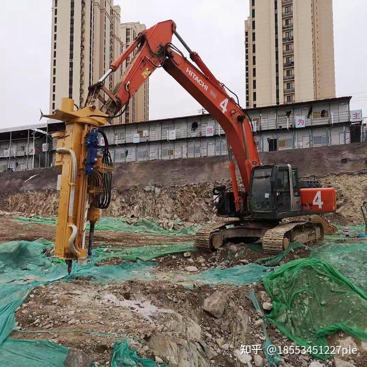 挖改钻爆一体机挖掘机打孔劈裂岩石机器矿山开采首选
