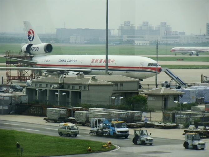 上海虹桥机场的奇迹一架客机教科书般的迫降拯救了137人