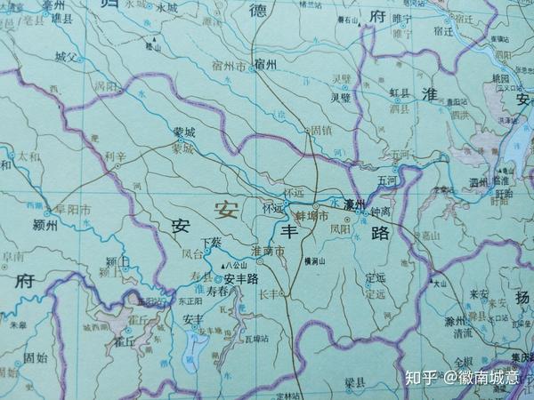 元代时实行行省制度,蚌埠属河南江北行省安丰路濠州.
