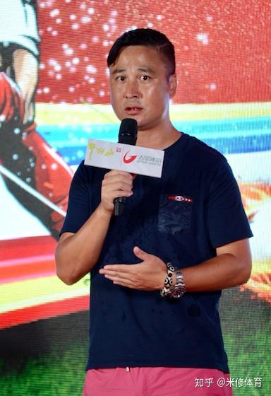球星祁宏出狱四年亮相秀球技昔日国足偶像已是油腻大叔