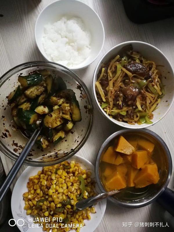 我平时也会做饭哦,照片就能看出来重庆人吃饭是需要辣椒的哈哈哈