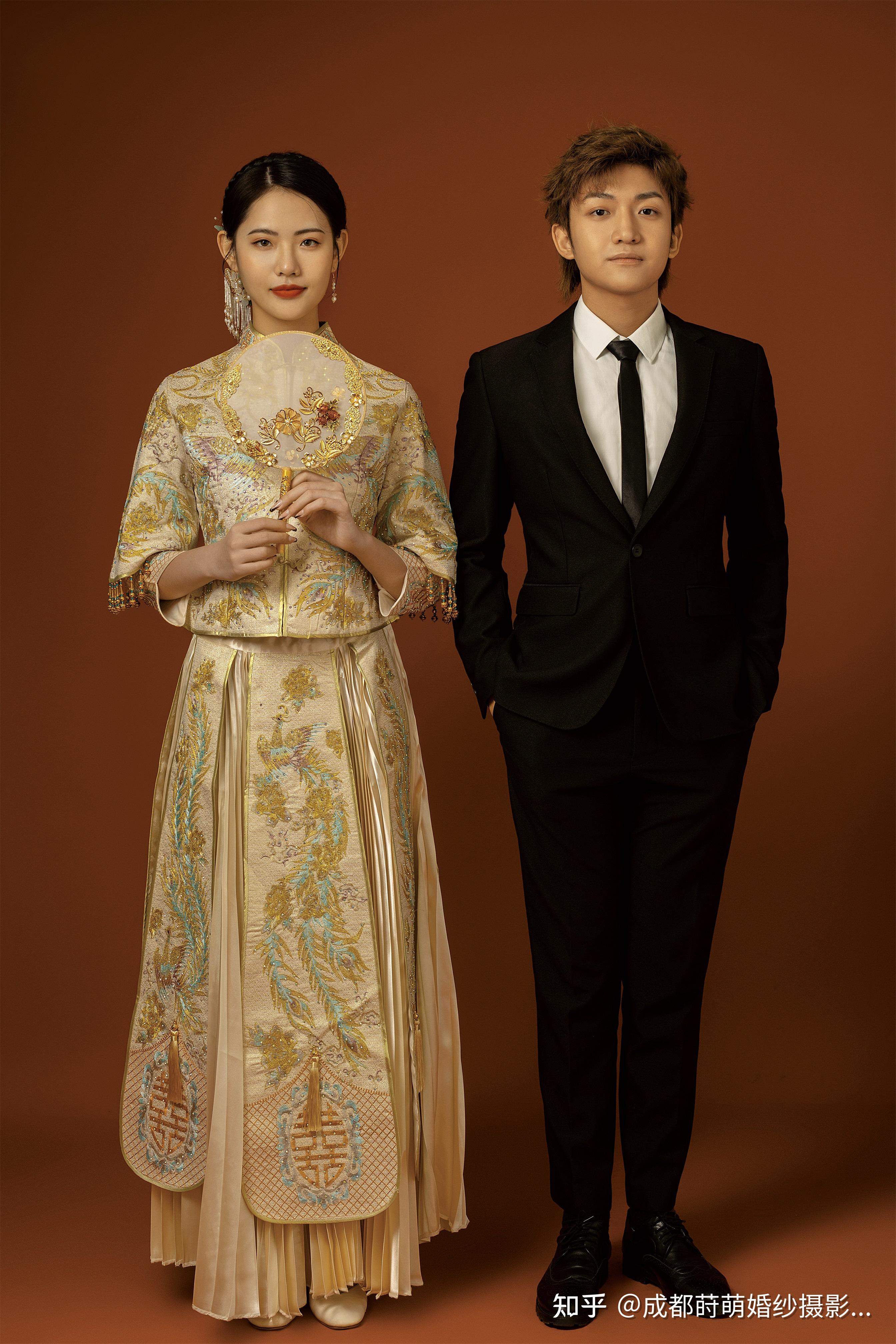 成都婚纱照内景中式秀禾服婚纱照不同的服装不同的中式风