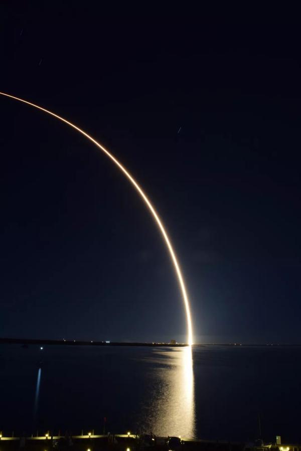 spacex打出2020年全球第一发,开启高频部署星链模式