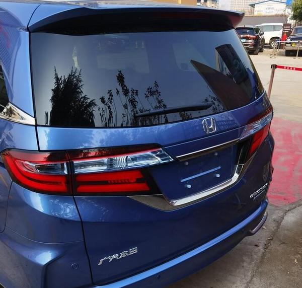 2021款本田奥德赛实车到店,威尼斯蓝很时尚,百公里油耗5.8l!