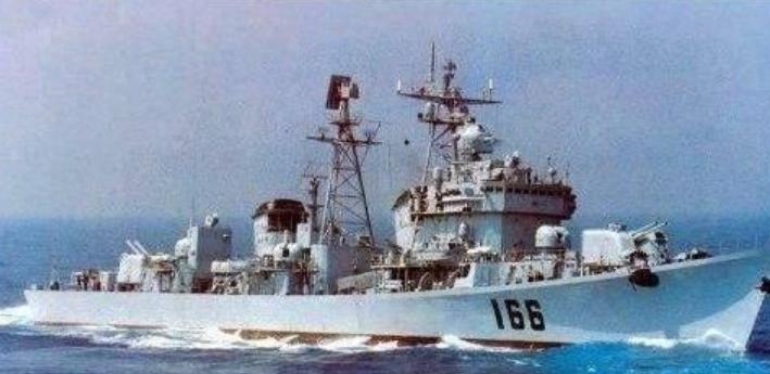最后成军的051型驱逐舰166珠海舰即将退役