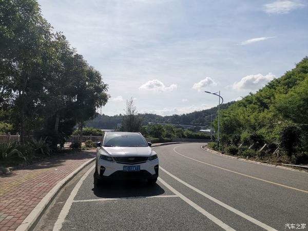 东山岛游记,缤越正面迎着阳光,好风景配靓车