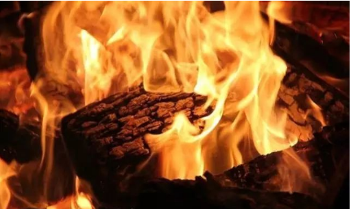 木生火:因为木性温暖,火隐伏其中,钻木而生火,所以木生火.