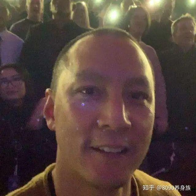 《隐秘的角落》张东升的秃头暗喻了什么