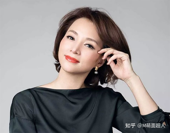 央视一姐董卿被质疑(董卿赴美产子只为外国国籍)