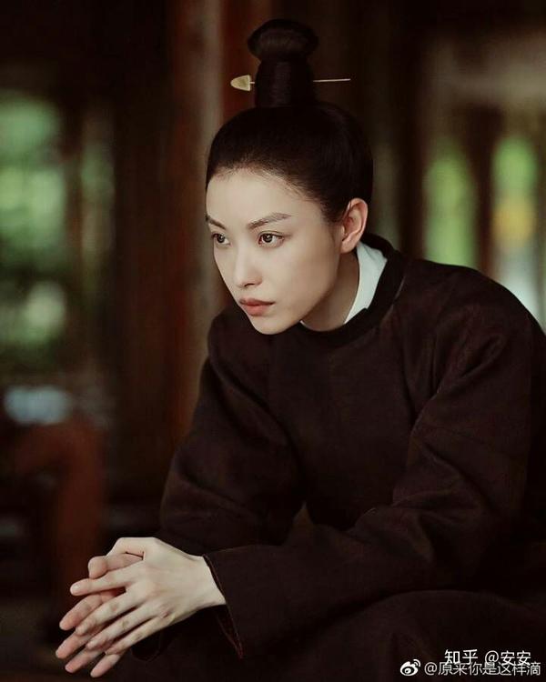 最近刚看的天盛长歌,倪妮真的是可颜可甜,男装扮相毫无违和感