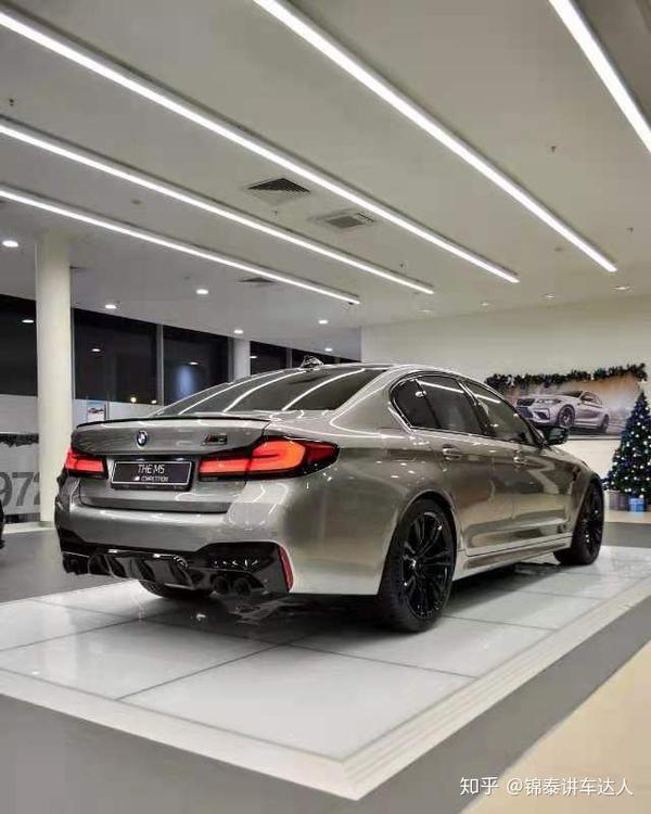 新bmw/m5雷霆版中期改款 多宁顿灰