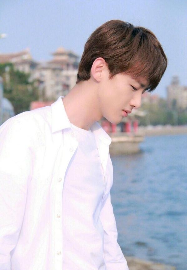 白敬亭的手机号码图片