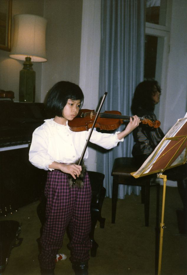 三岁学钢琴,五岁开始正式学小提琴的陈美