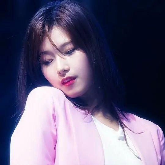 凑崎纱夏(sana),1996年12月29日出生于大阪,日本女歌手,舞者,韩国女子