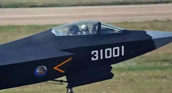 歼31升级版鹘鹰2.0首飞成功,最开心的为什么是土耳其?