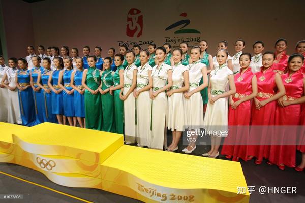 北京奥运会礼仪小姐服装种类繁多,至少有16
