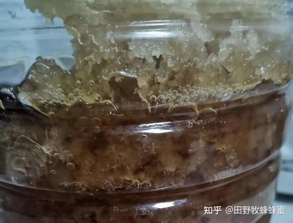 蜂蜜臭了是变质吗?为什么蜂蜜有种难闻的气味?