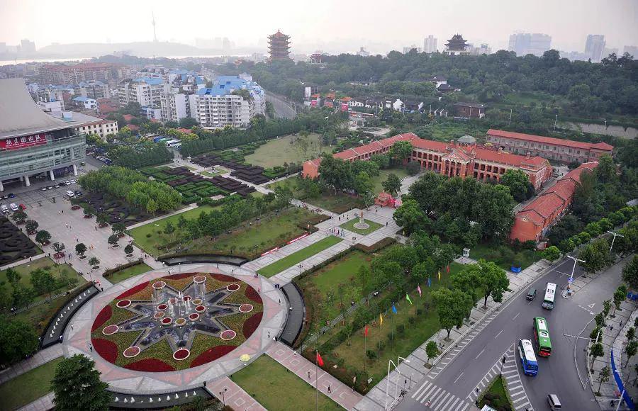 坐落在湖北省武汉市武昌区,是全国aaaa级旅游景区,是为纪念"辛亥革命