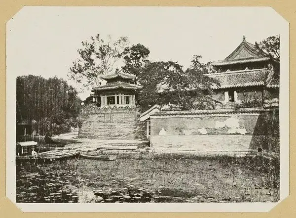 1905年,团城承光殿西