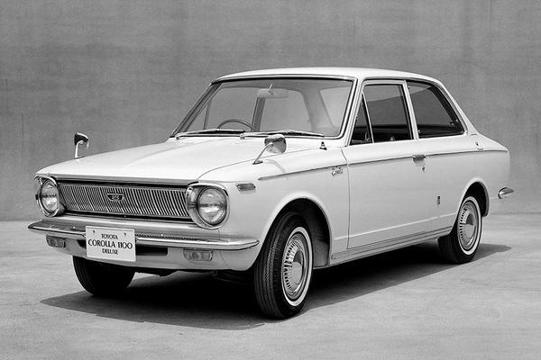 1966年问世的第一代卡罗拉