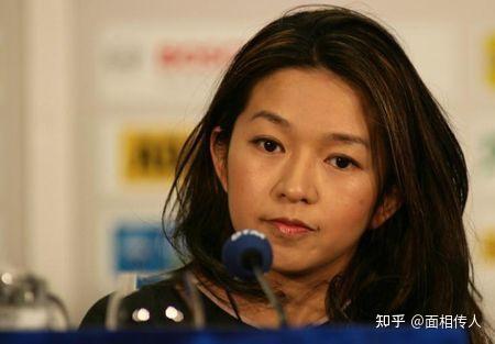 低调名媛,伏明霞前经纪人叶静子面相