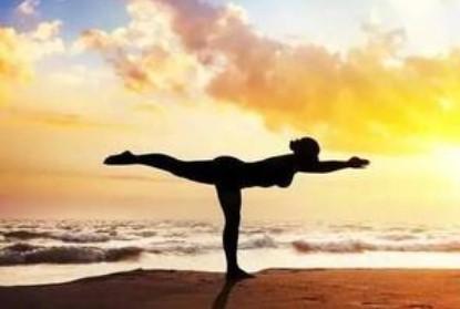 瑜伽体式战士三式全解-集柔软,力量和平衡与一体